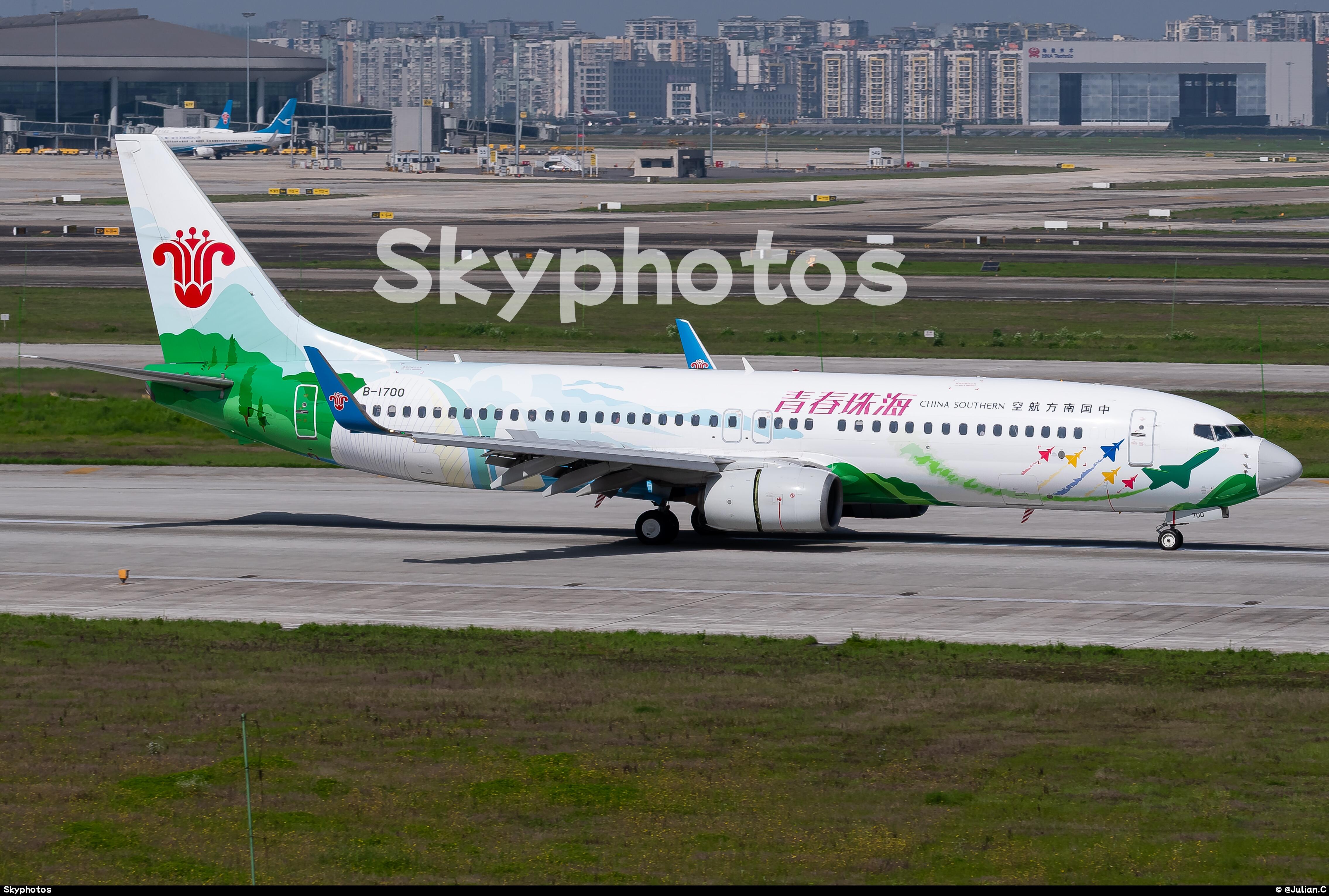 中国南方航空 Boeing 737-86N（WL）