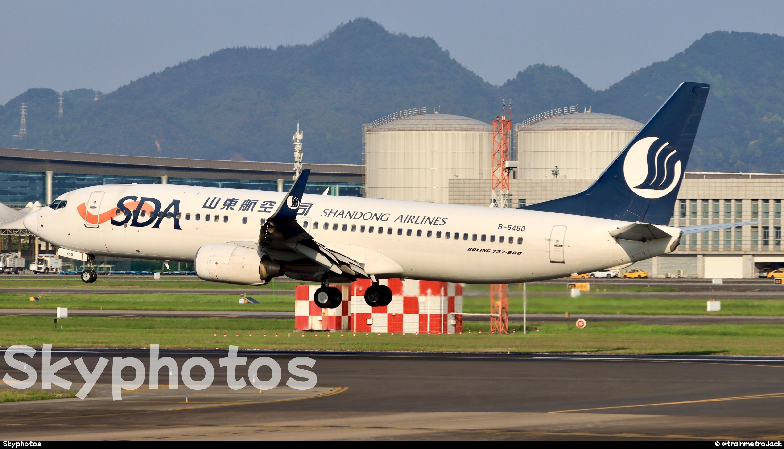 山东航空 B737-85N(WL)