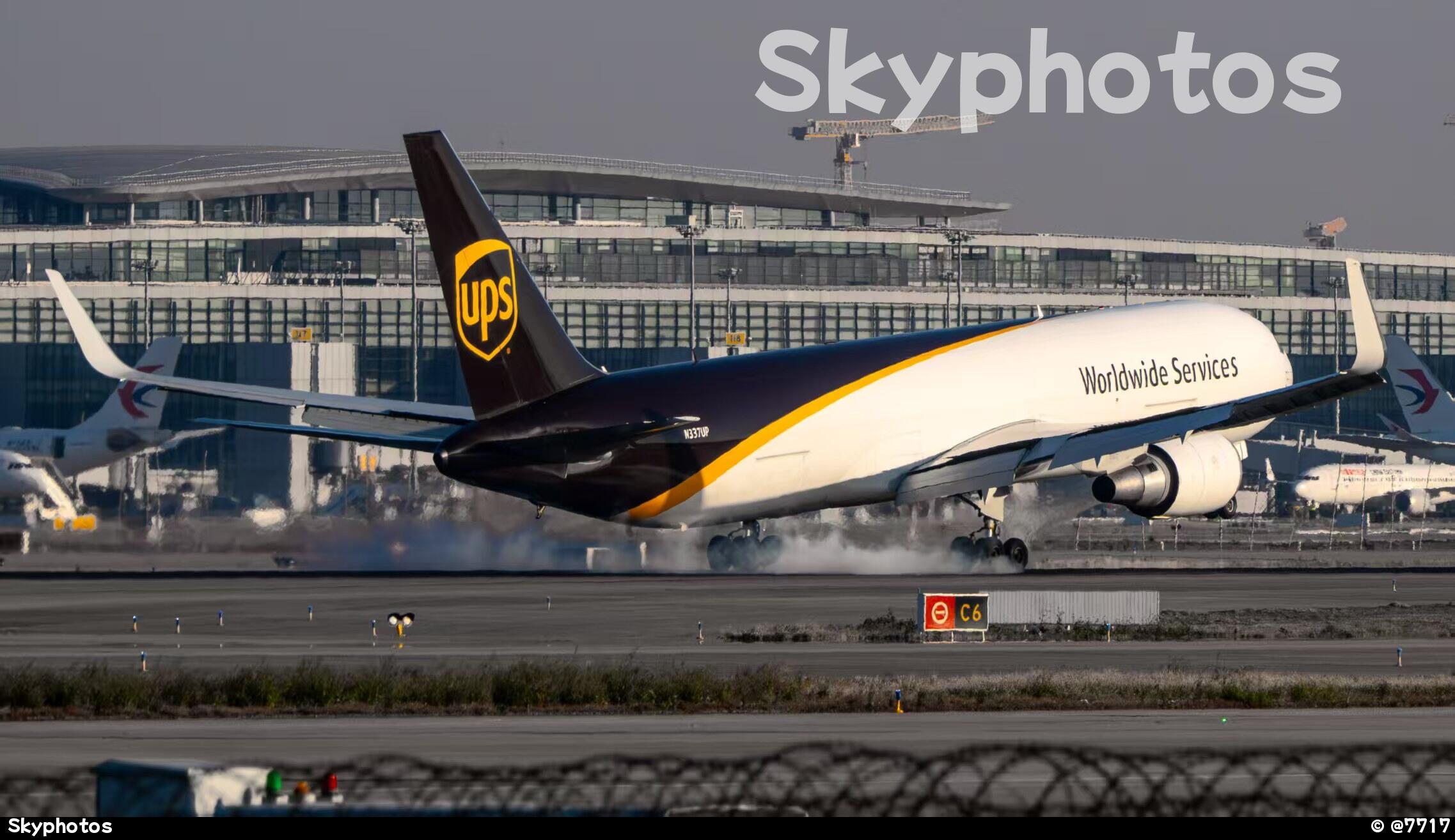 UPS航空 Boeing767-34AF